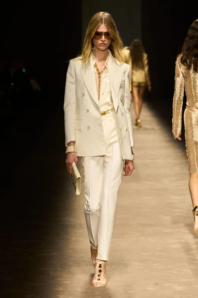 Look 56